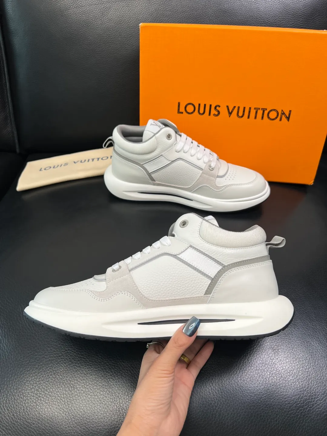 Men's shoes 💰820 Lv high quality top crafts Louis Vuitton, sports sneakers counter synchronization, uppers imported from Italy, high quality splicing colorful complex crafts, imported mesh pads soft and comfortable, soles: original soles specially provided by the original factory, T men's shoes 💰U exclusive movable molded soles super comfortable, original factory single goods, code number 39-44 (customized 38 45)